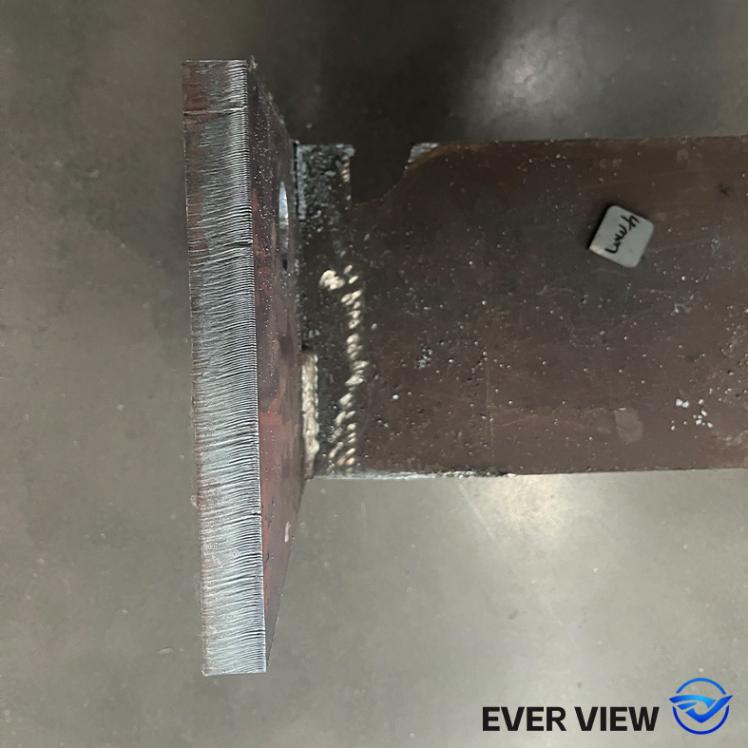Máy cắt laser hỗ trợ gia công kết cấu thép xây dựng; EVER VIEW đạt được khả năng cắt hiệu quả và chính xác các vật liệu dày.