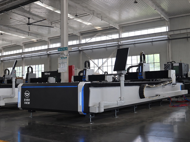 Máy cắt phẳng có thể cải thiện hoạt động của kim loại tấm như thế nào?